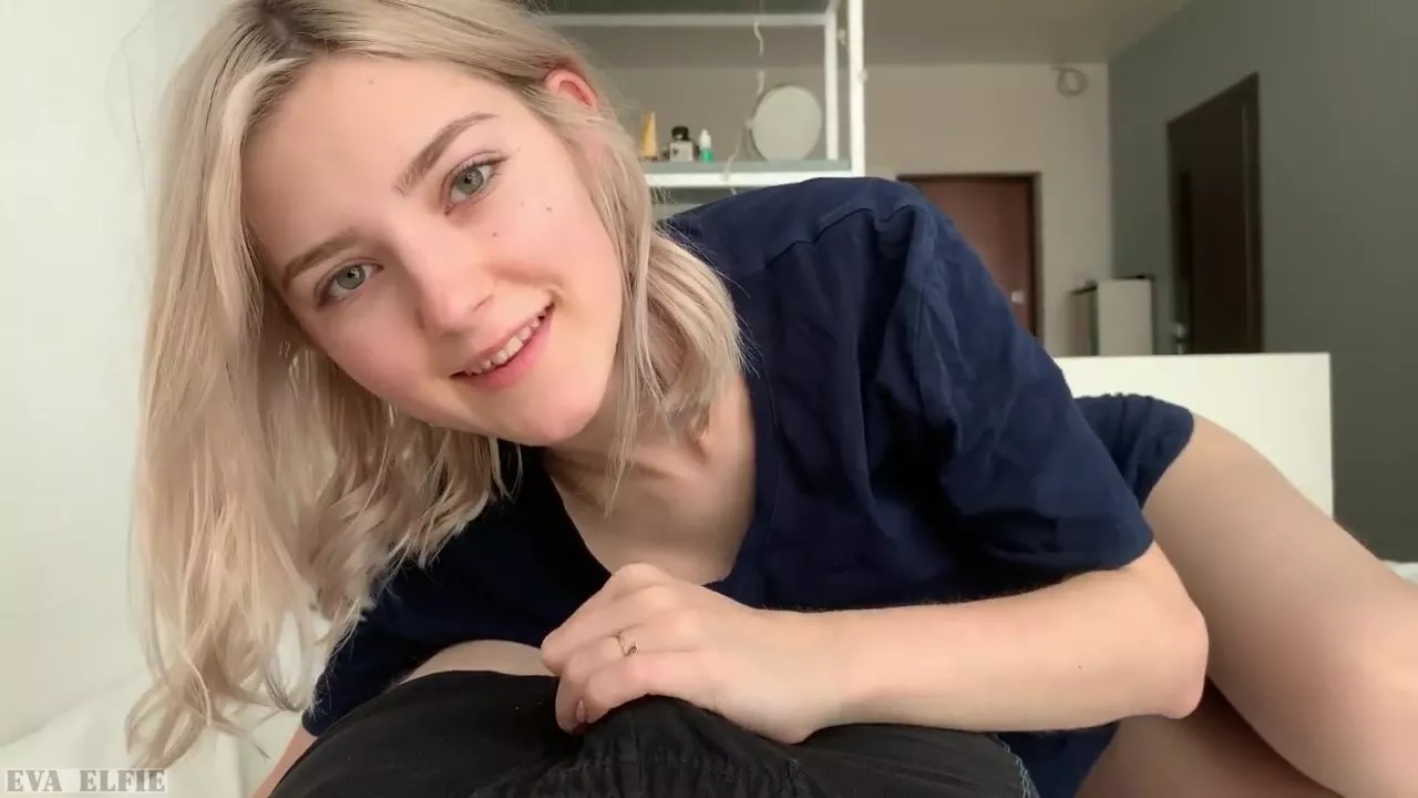 18 yo blonde giving a great oral service in POV - HDTEEN.PORN