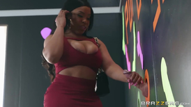 Curvaceous black pornstar loves glory hole boners